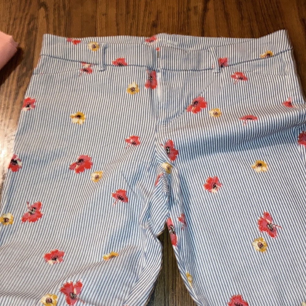 Old navy pixie paints with stripe and floral pattern - Picture 3 of 4